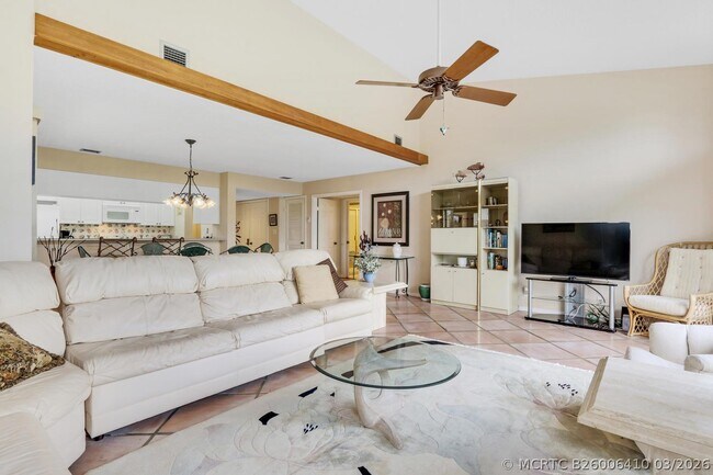 Foto del edificio - 2206 Fairway Dr S