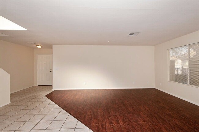 Foto del edificio - 8321 Olive Canyon Dr