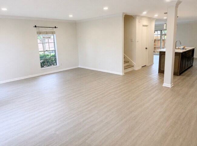 Foto del edificio - 14401 Misty Meadow Ln