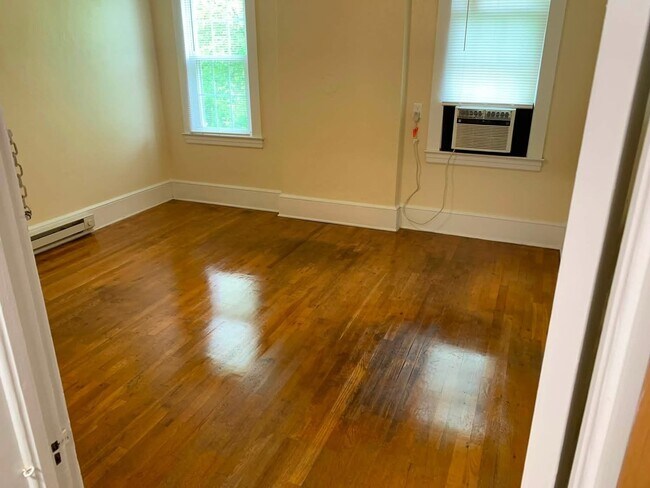 Foto del edificio - 1148 Fieldcrest Rd