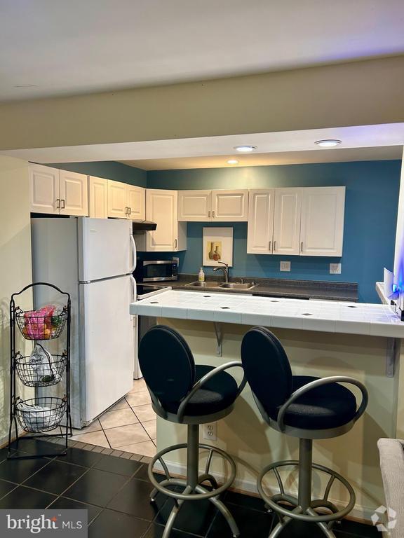 Building Photo - 7413 Clifton Quarry Dr