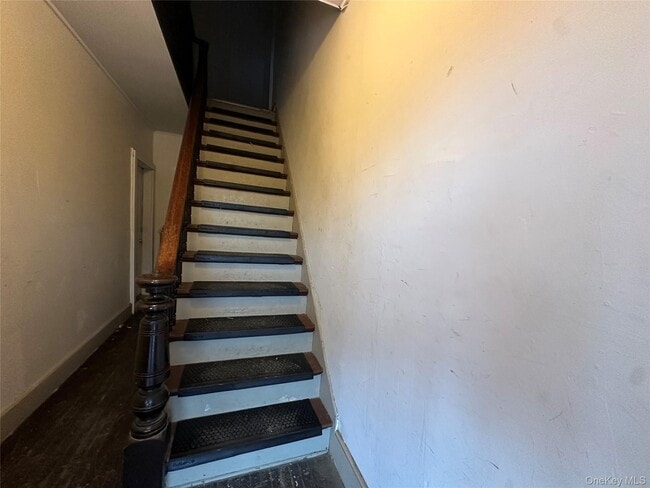 Building Photo - 17 Church St