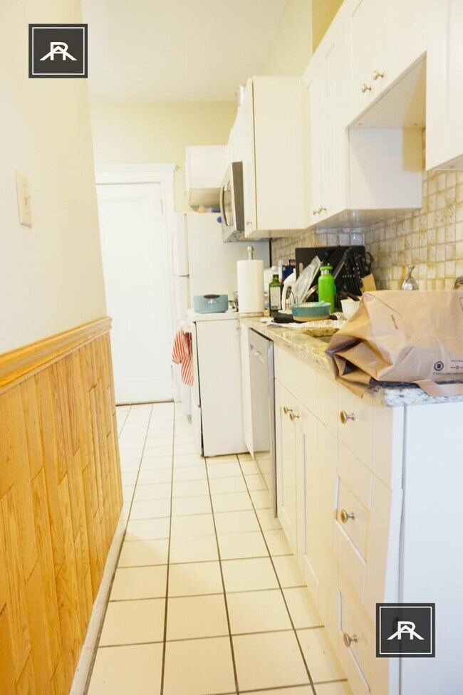 Building Photo - 2 bedroom in Brighton MA 02135
