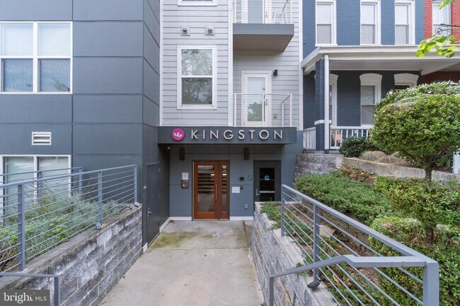 Building Photo - 401 15th St SE
