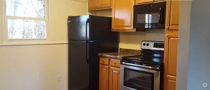 Building Photo - 3102 N Valleyview Dr