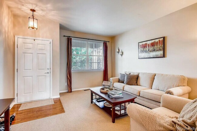 Foto del edificio - 9327 Branham Dr