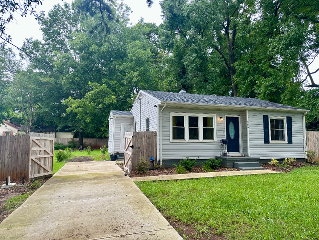Building Photo - 509 Nelson Ave