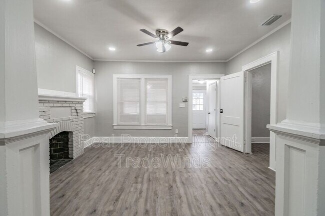 Building Photo - 1134 9th Ave S