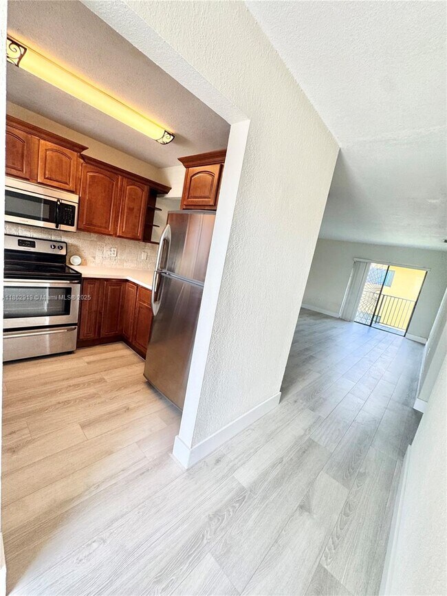 Foto del edificio - 6121 W 24th Ave