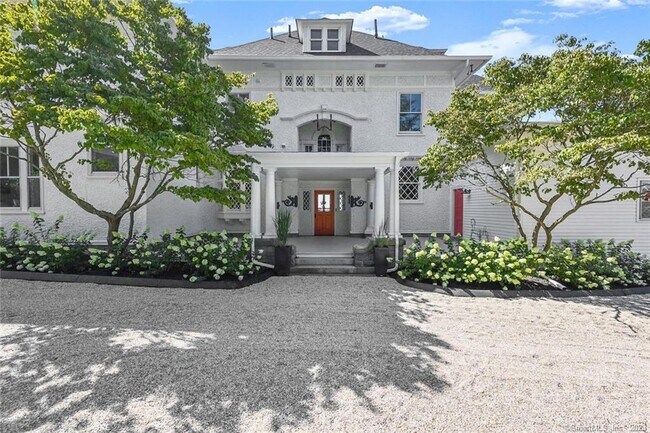 Building Photo - 37 Grovers Ave