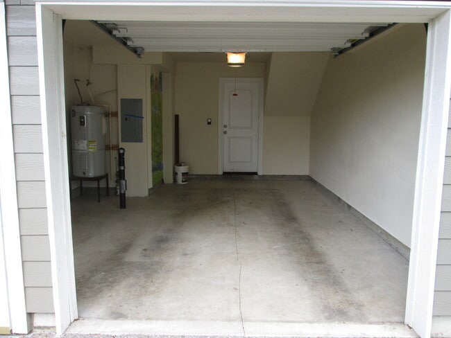 Building Photo - 17297 SW Whitley Way