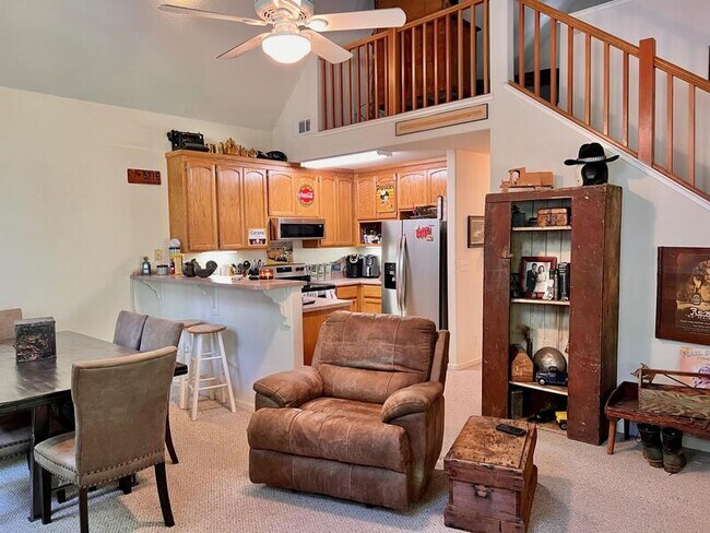 Building Photo - 13051 Sadie D Dr