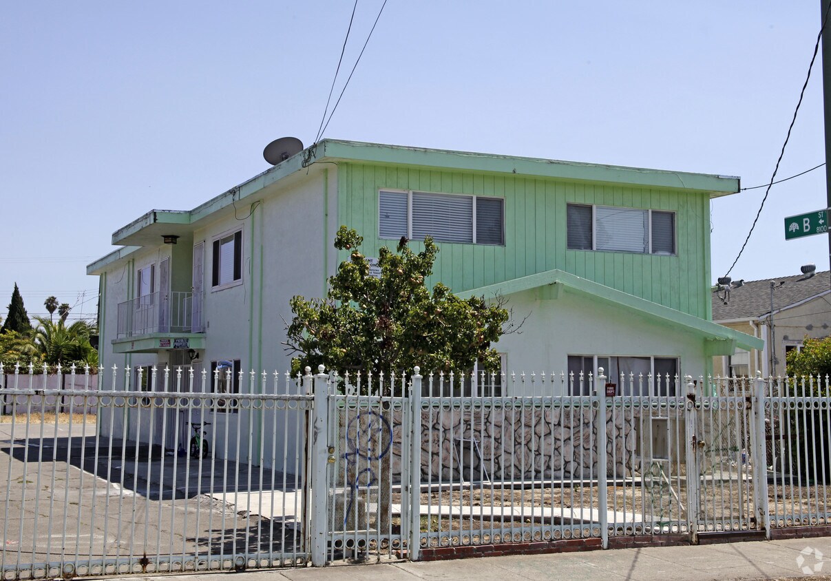 Foto principal - 1300 81st Ave