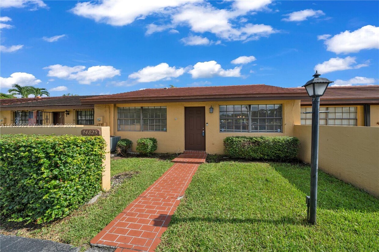 14825 SW 84th Terrace, Miami, FL 33193 Townhome Rentals in Miami FL