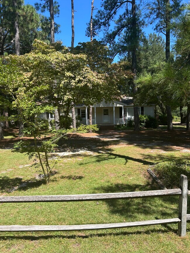 Foto del edificio - 360 Aiken Rd