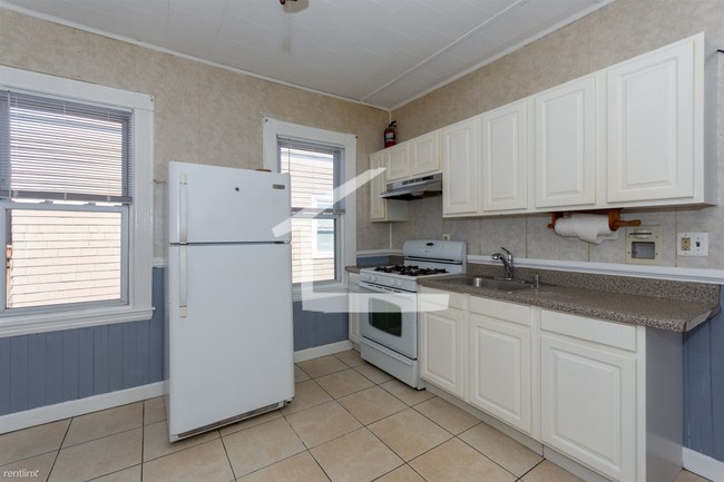Building Photo - 3 br, 1 bath  - 27 Litchfield St # 28-3