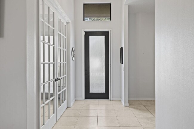 Foto del edificio - 5898 NW Dowse St