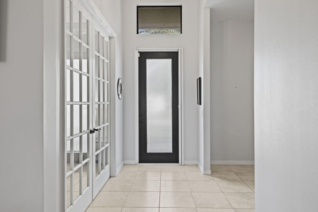 Foto del edificio - 5898 NW Dowse St
