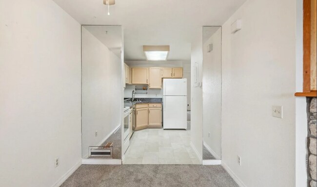 Foto del edificio - Charming 1 Bedroom, 1 Bathroom Available I...