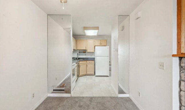 Building Photo - Charming 1 Bedroom, 1 Bathroom Available I...
