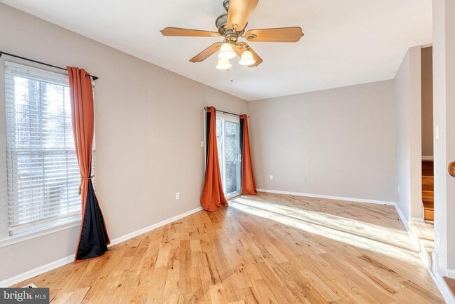 Foto del edificio - 684 Lions Gate Ln