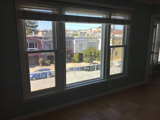 Foto del edificio - 2127 Lawton St