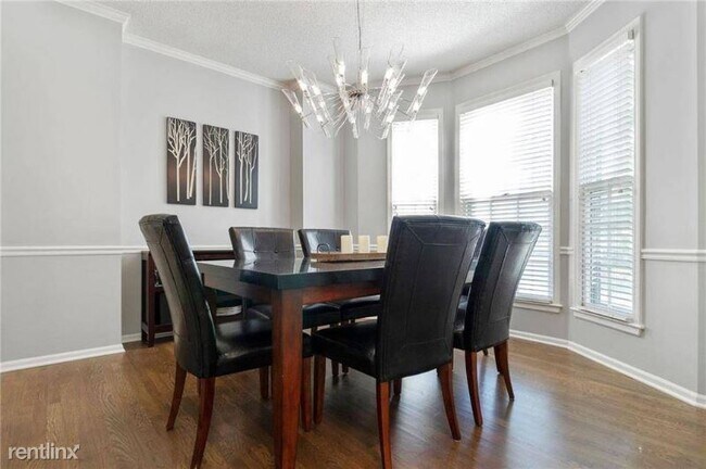 Building Photo - 4 br, 3.5 bath House - 11 Parker Confidential