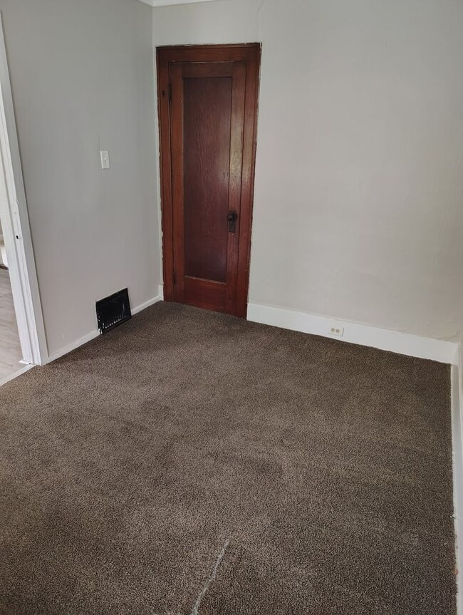 Building Photo - Section 8 Accepted!
