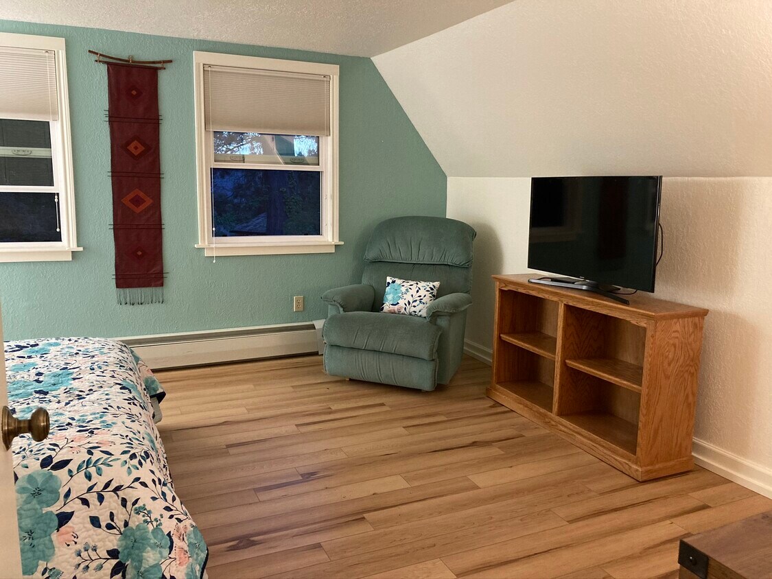 819 Longwood Lane, Sebastopol, CA 95472 Townhome Rentals in