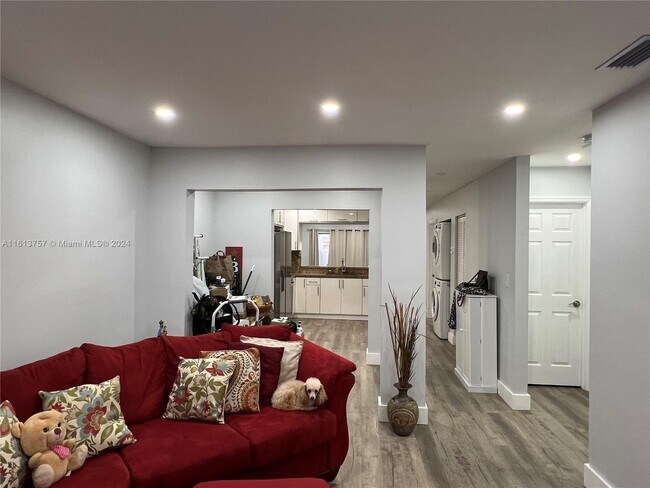 Building Photo - 3815 SW 89th Ave