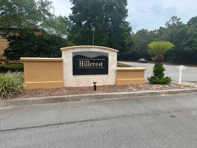 Foto del edificio - Townhome in the heart of Arlington Hills!!!