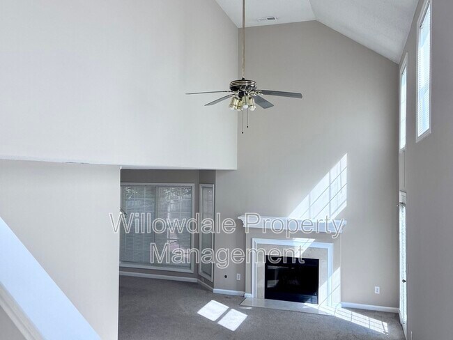 Foto del edificio - 4249 Beacon Heights Dr