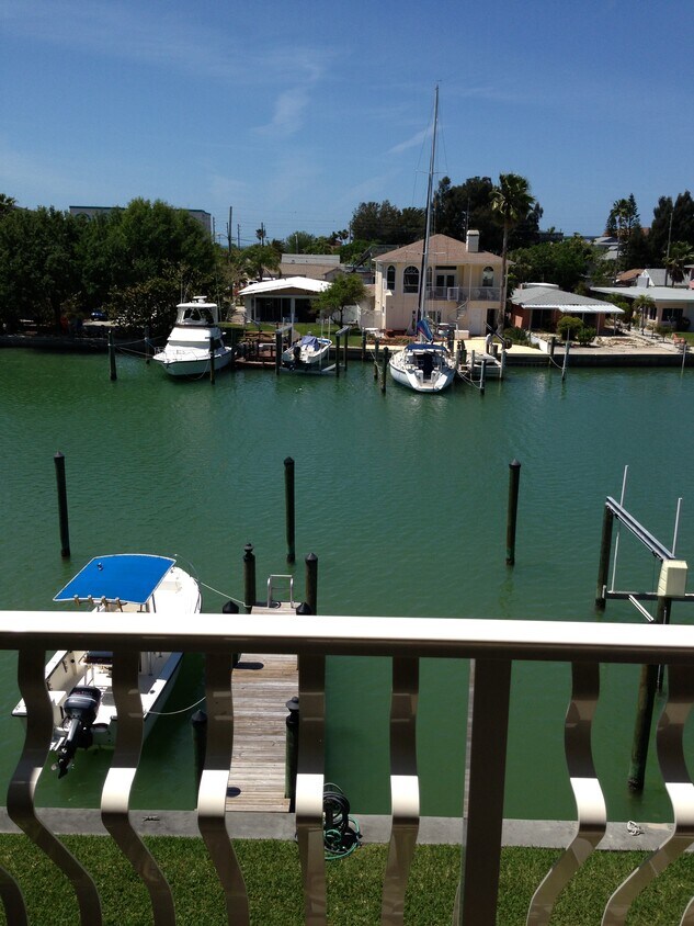 12420 Capri Cir N Unit 12420, Treasure Island, FL 33706 Condo for Rent in Treasure Island, FL
