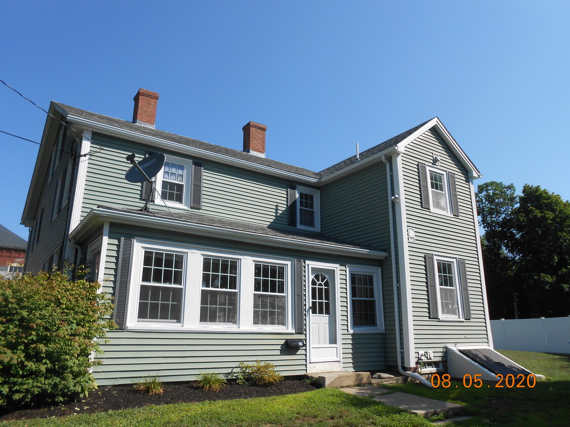 24 School St, Merrimac, MA 01860 - Apartments in Merrimac, MA ...