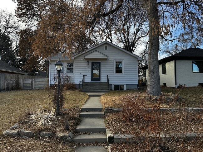AVAILABLE JULY! "Charming 3-Bedroom Oasis with 2 Full Baths in the Sunset Neighborhood!" - AVAILABLE JULY! "Charming 3-Bedroom Oasis with 2 Full Baths in the Sunset Neighborhood!" Apartment