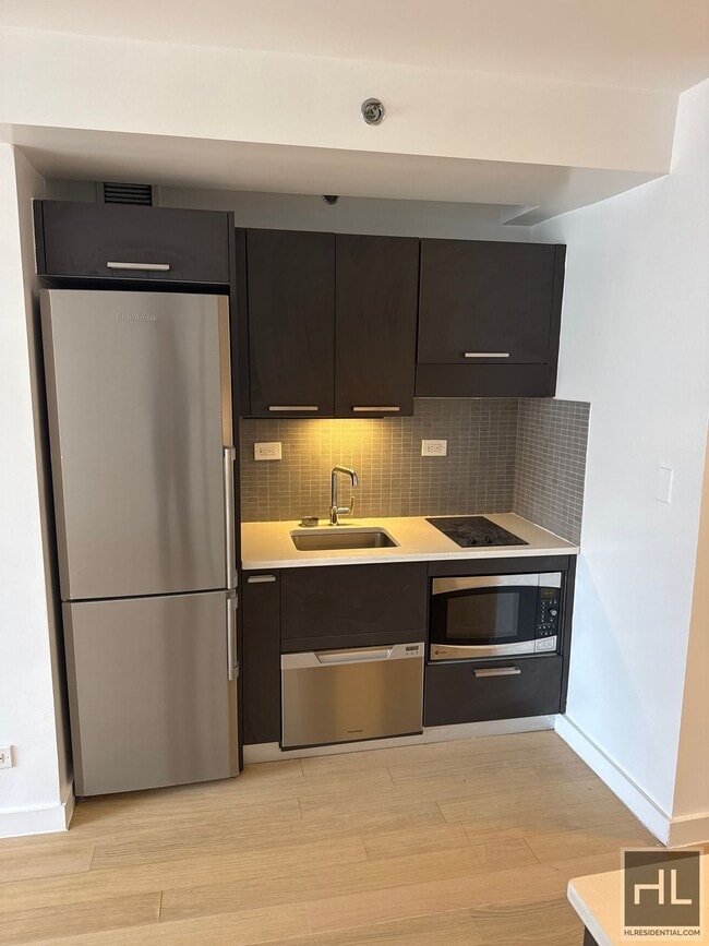 Building Photo - East 39th Street
