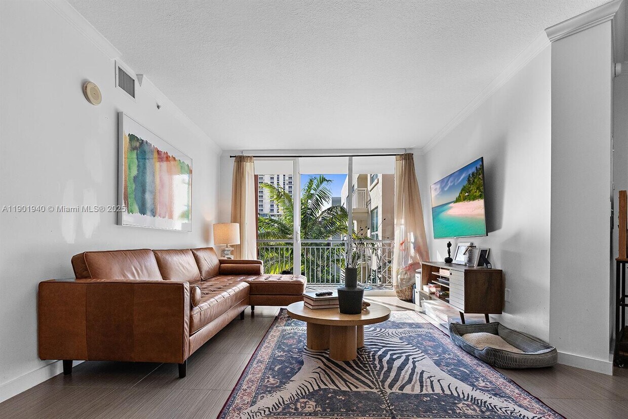 Foto principal - 2000 N Bayshore Dr