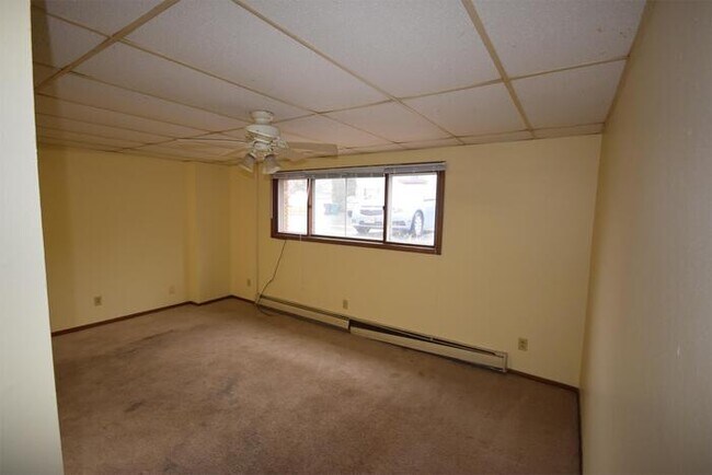 Foto del edificio - Nice 2 bedroom 1 bathroom lower unit