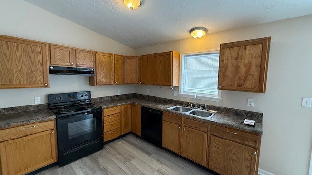 Foto del edificio - WEST SIDE 5 BR SPLIT LEVEL HOME AVAILABLE NOW!