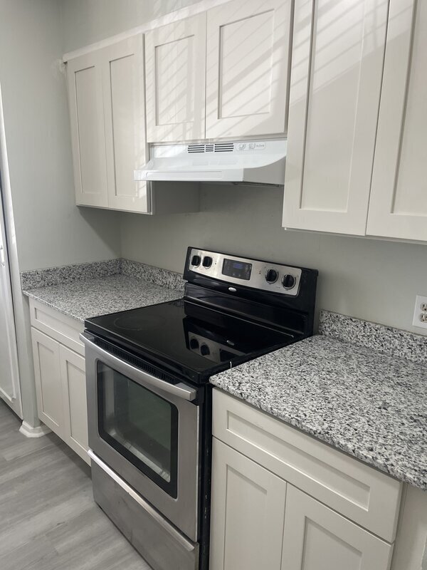 Foto del edificio - 1208 Bush River Rd