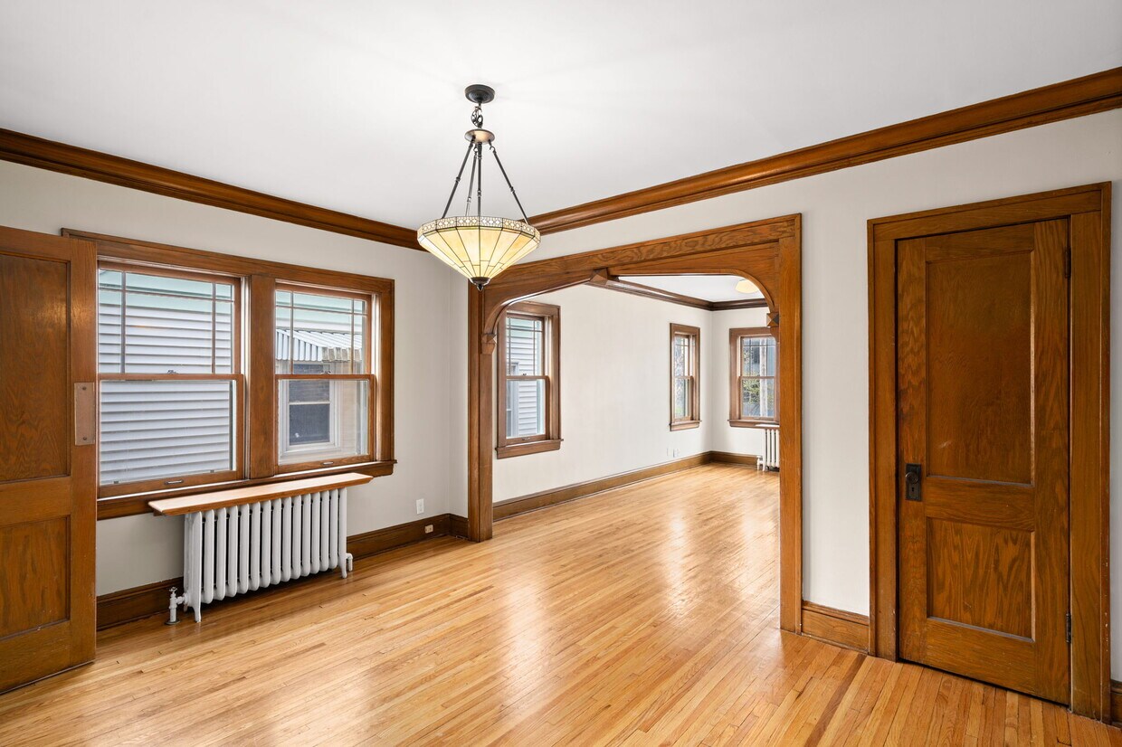Primary Photo - 3840 Grand Ave S