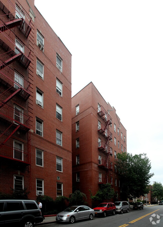Building Photo - 88-10 Whitney Ave