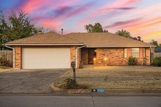 Building Photo - 1125 N Patterson Dr