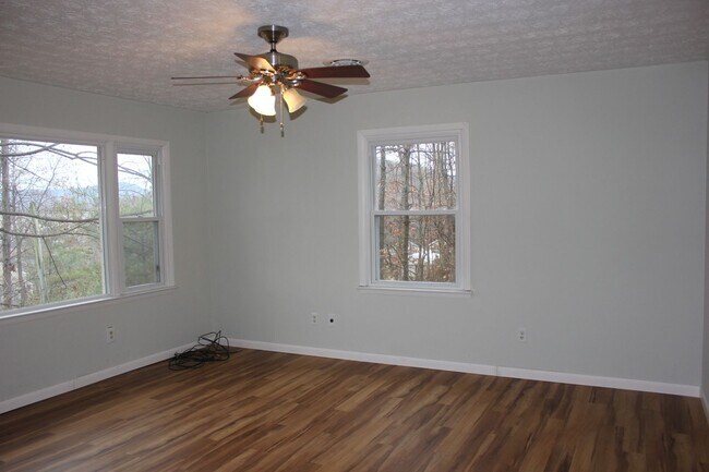 Foto del edificio - Newly Renovated Apartment for Rent