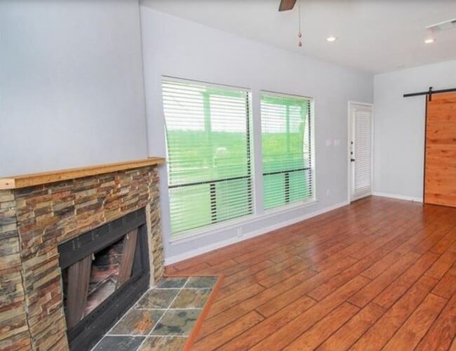 Building Photo - K625 - Treehouse # 116