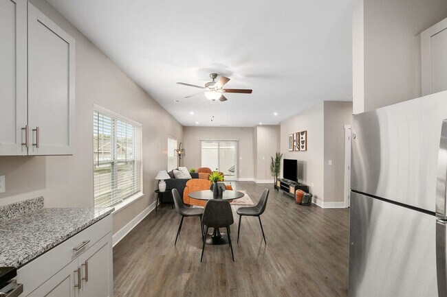 Building Photo - 5883 Cabernet Ave