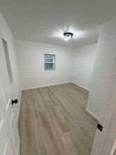 Building Photo - 1049 Seale Ave