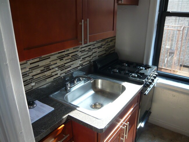 Foto del edificio - 2084 Bronx Park E