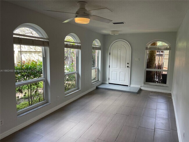 Foto del edificio - 1821 Dixie Hwy
