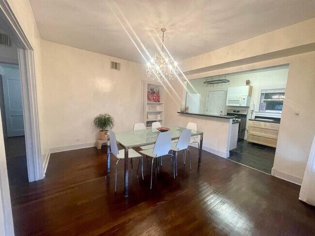 Foto del edificio - 1621 Bonnie Brae St